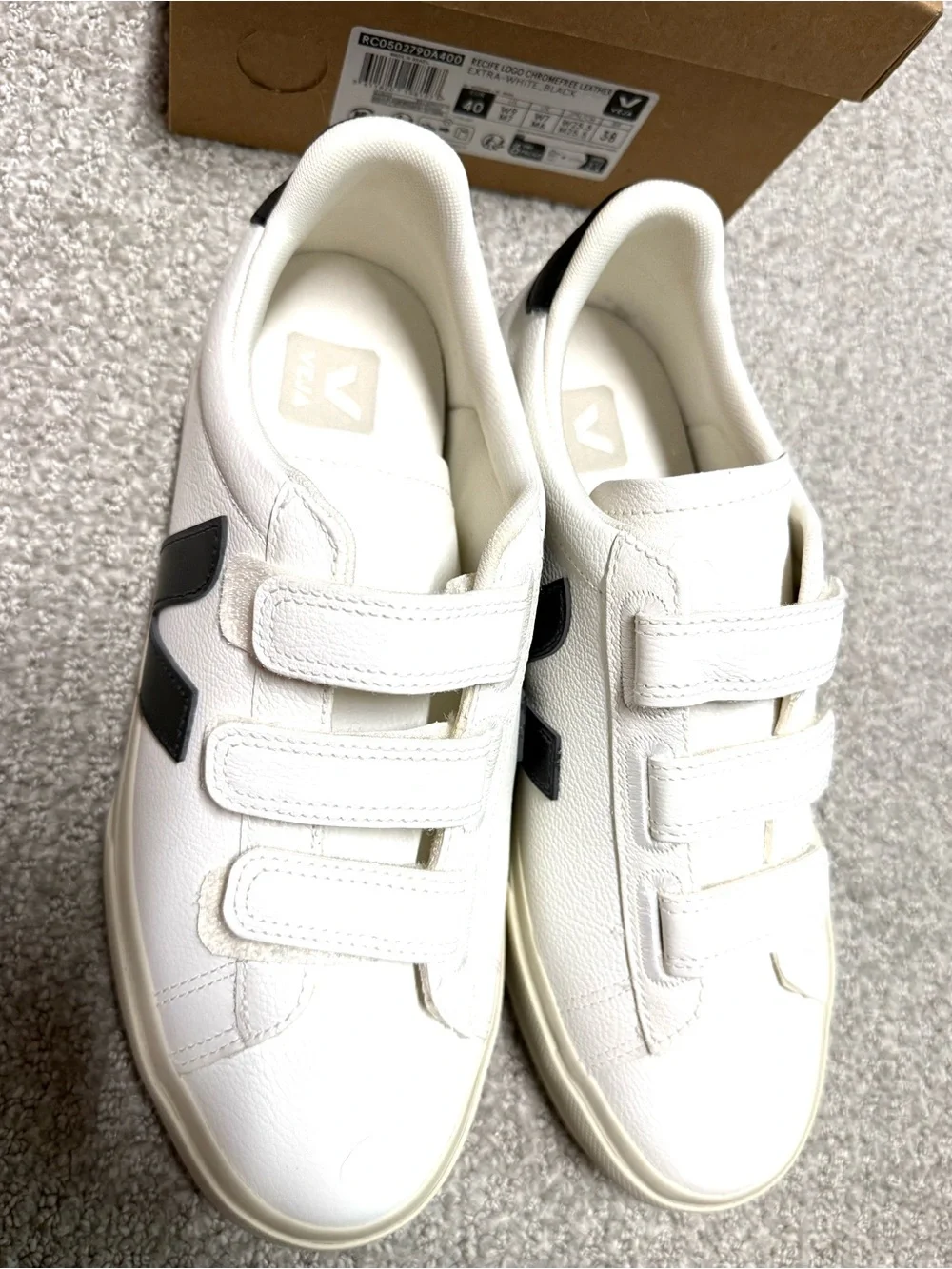 Brand New/Never Worn-Veja Recife Leather Low-Top Sneakers-Womens Size 9